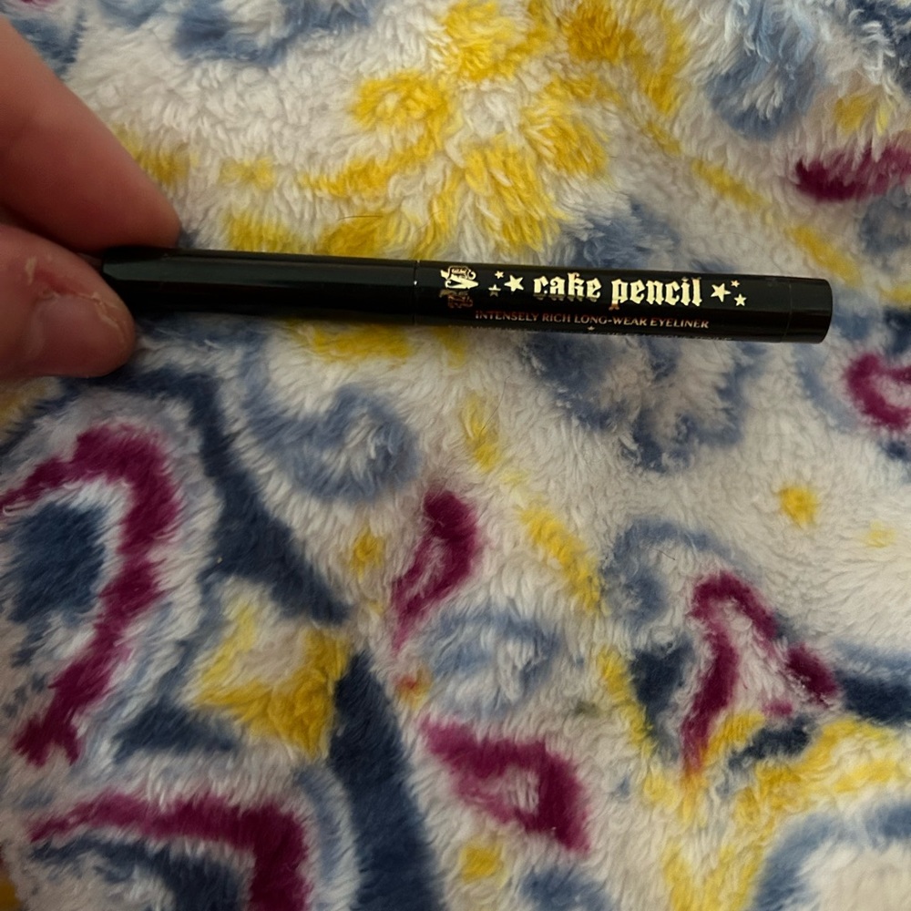 Cake Pencil Eyeliner